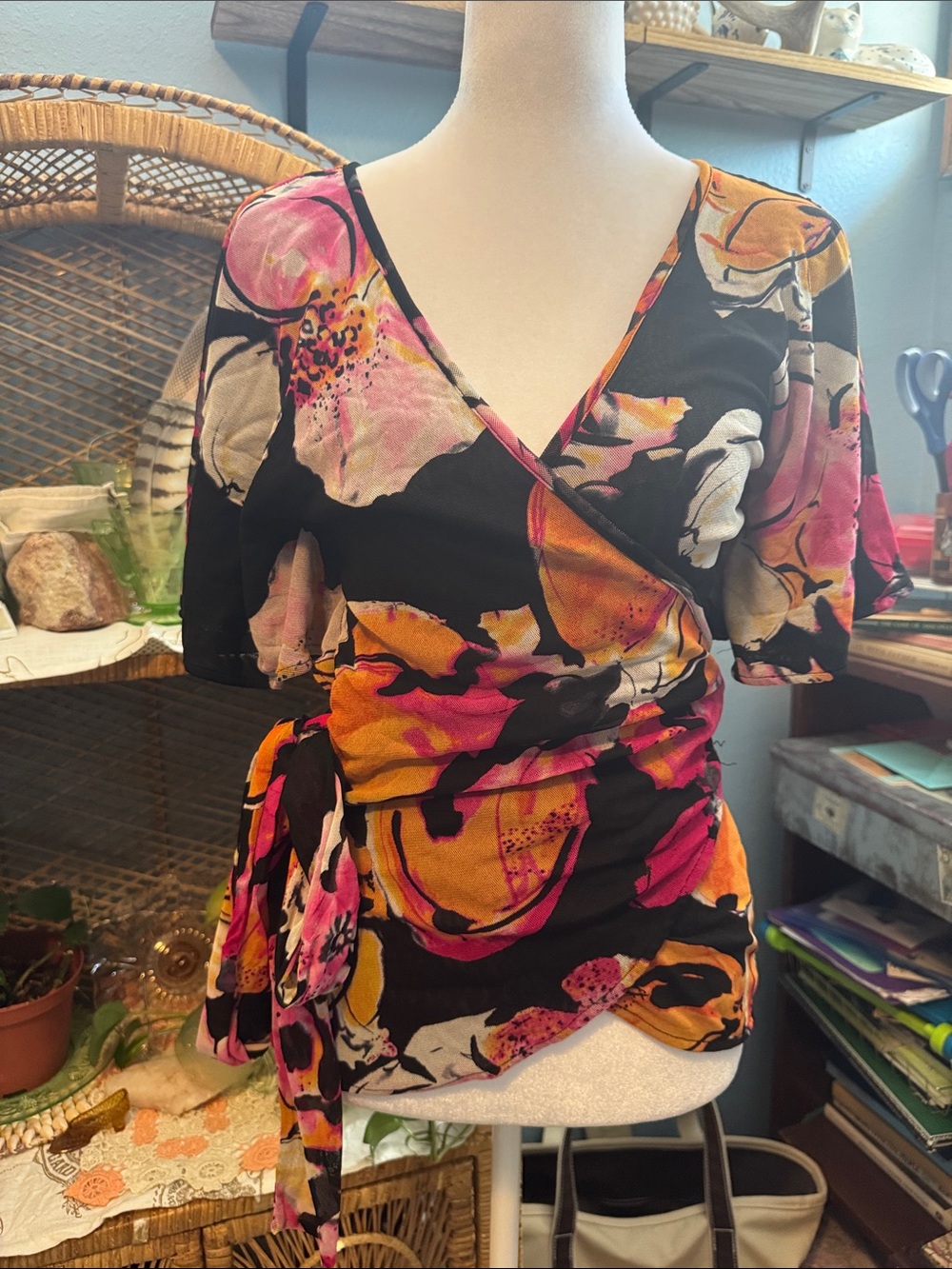 VTG Express Y2K Bold Floral Wrap Top Flutter Sleeve Tie Waist SZ MED 2008